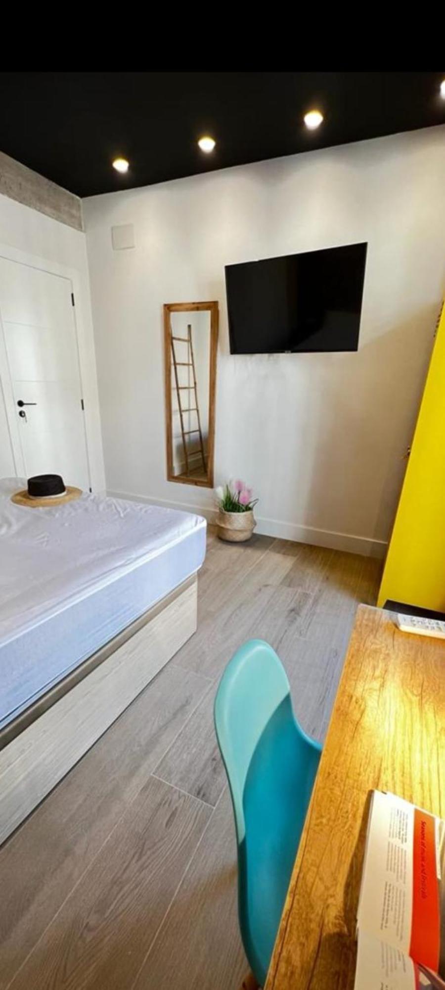 Late Checkout 14 H Free Netflix Tv Homestay